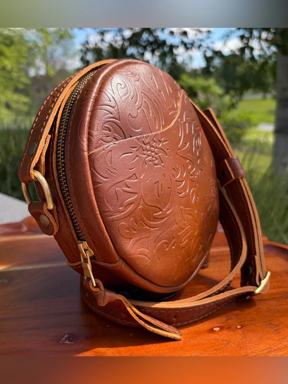 Portland Leather Meadow Embossed Small Circle Crossbody Like New